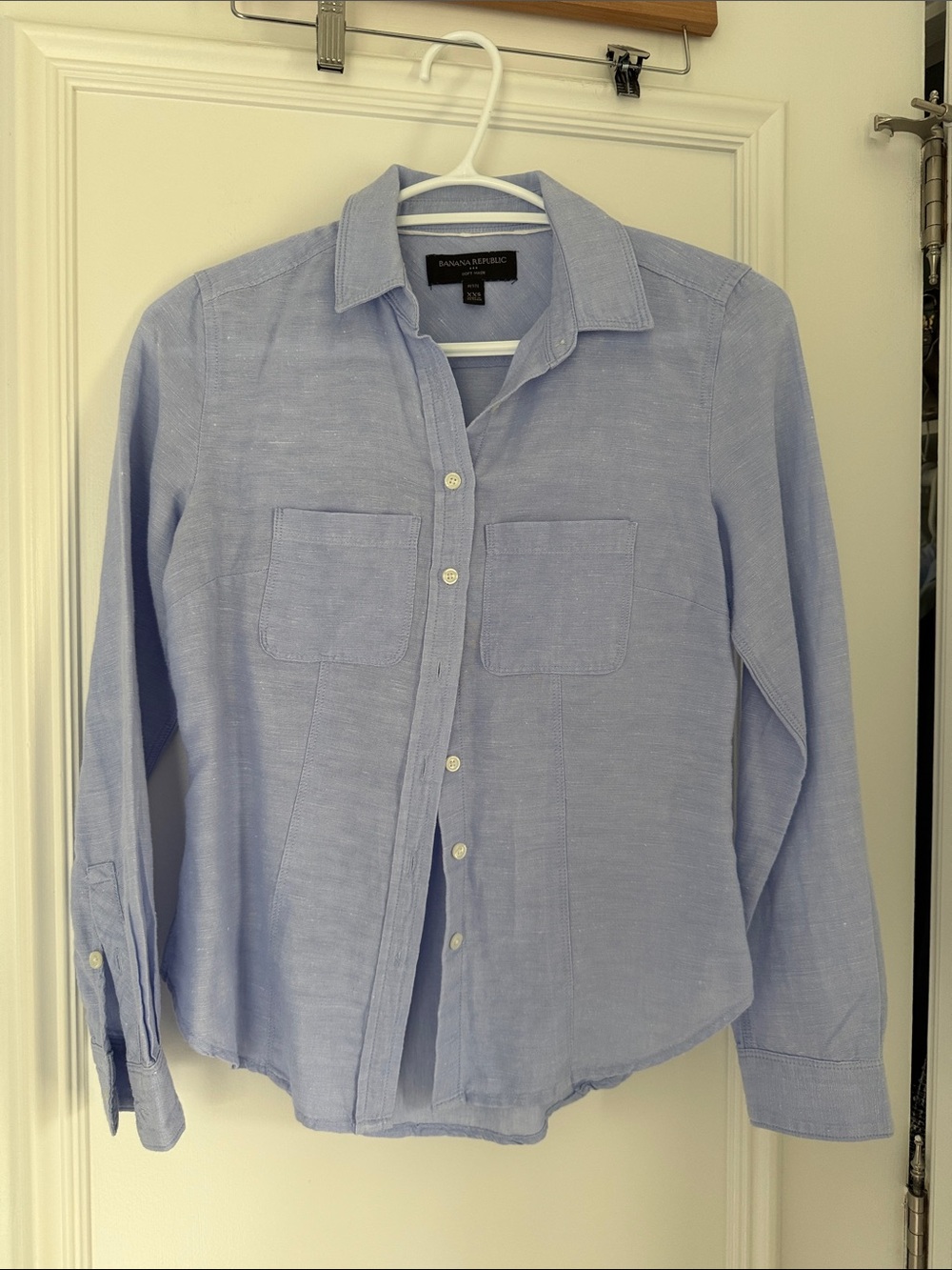 Banana Republic women’s  Light Blue Casual Button-Down Shirt
